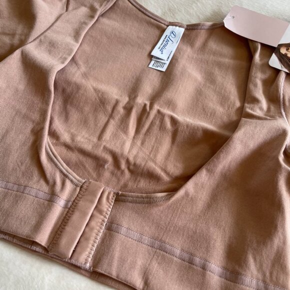 PRICED TO SELL - See Description for details — Arm Shaper Shapewear - Picture 5 of 9